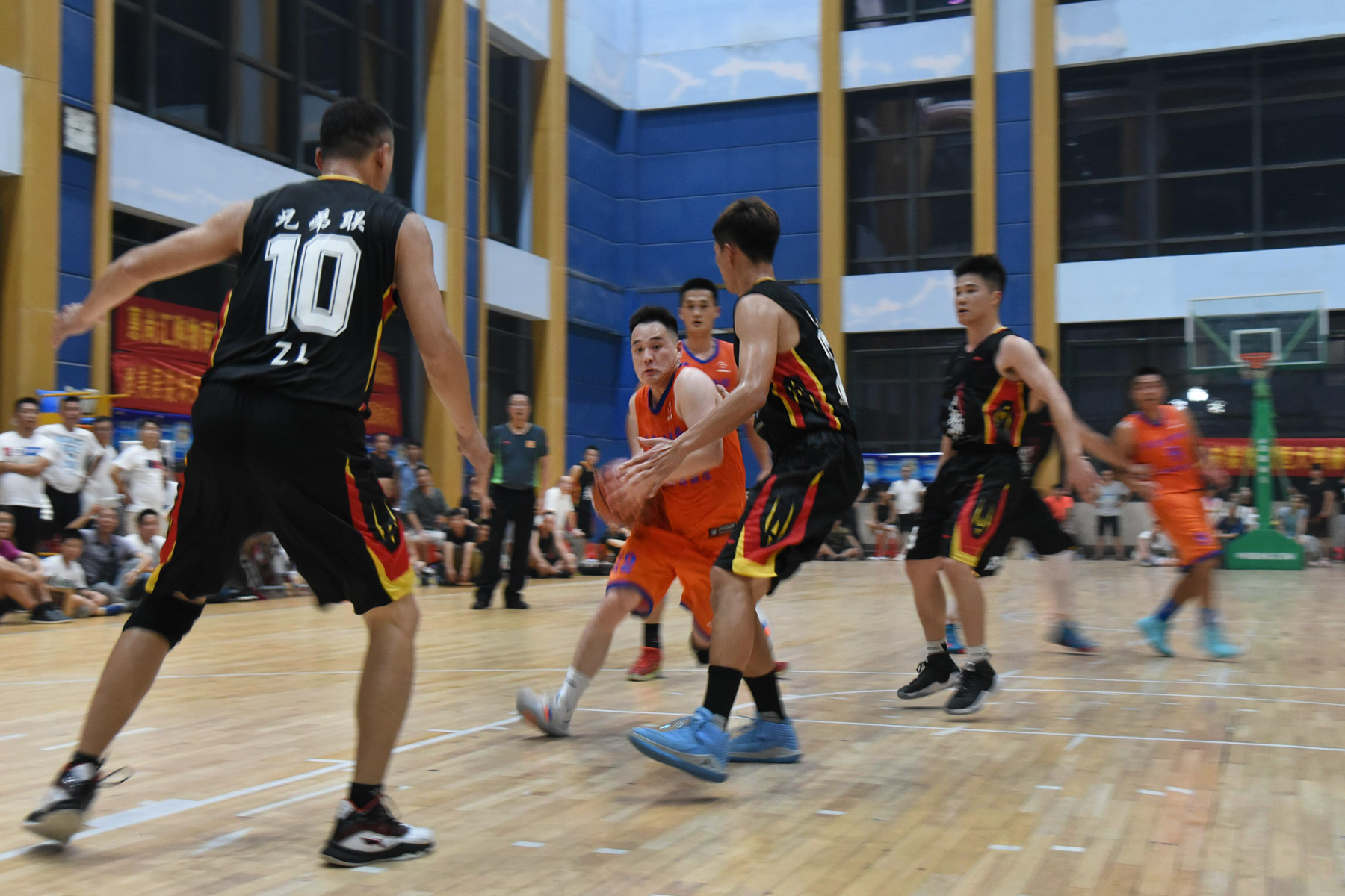 瑞士篮球联赛：夺冠热门队伍掀起全民关注热潮的简单介绍